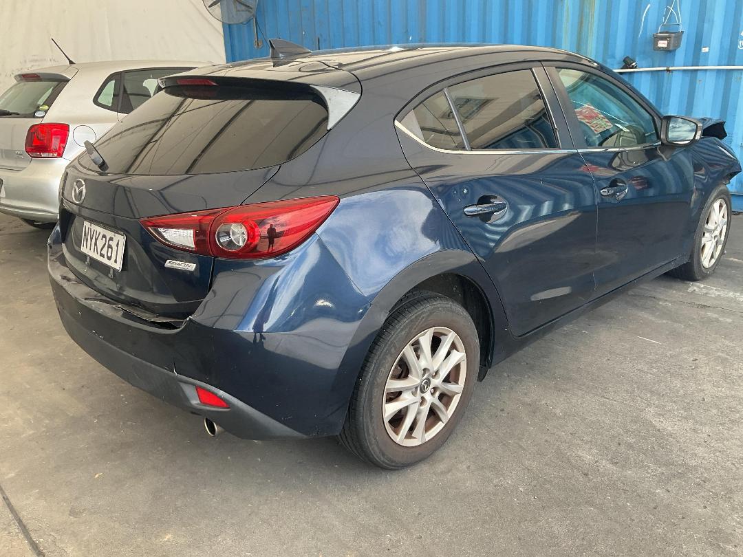 Photo '6' of Mazda Axela