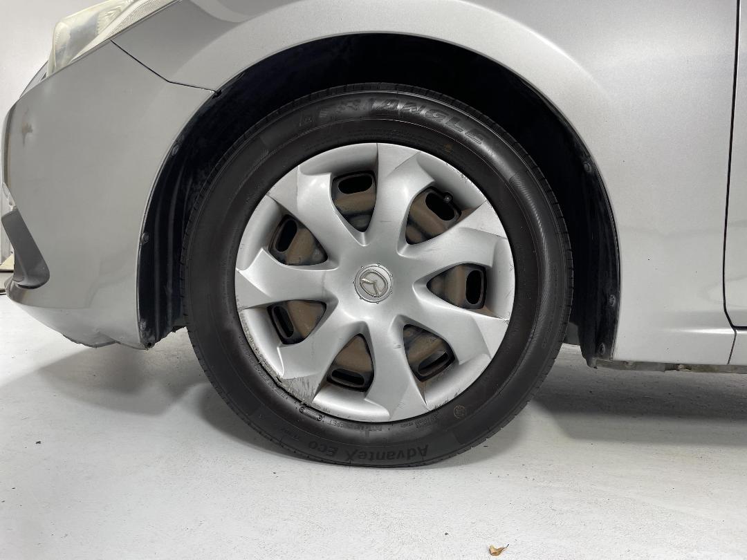 Photo '10' of Mazda Axela