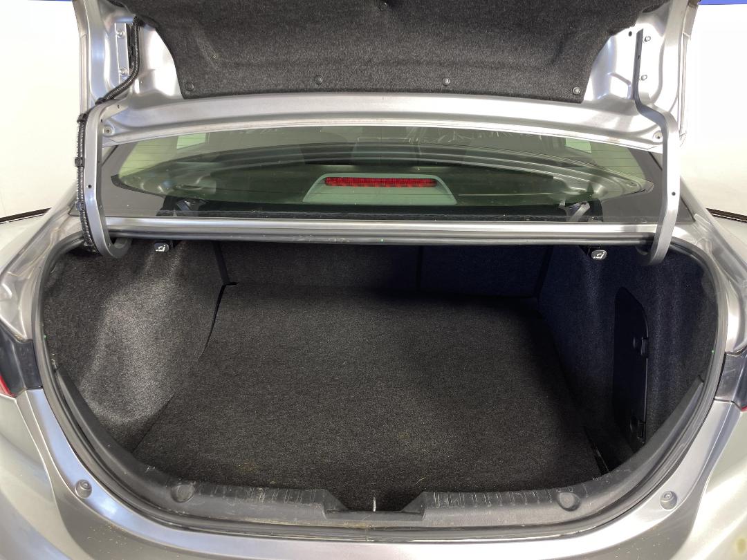 Photo '14' of Mazda Axela