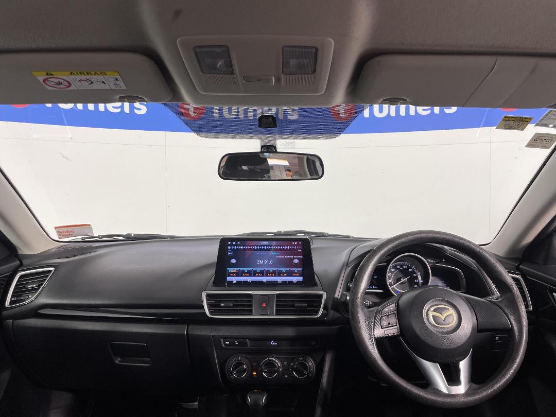 Photo '17' of Mazda Axela