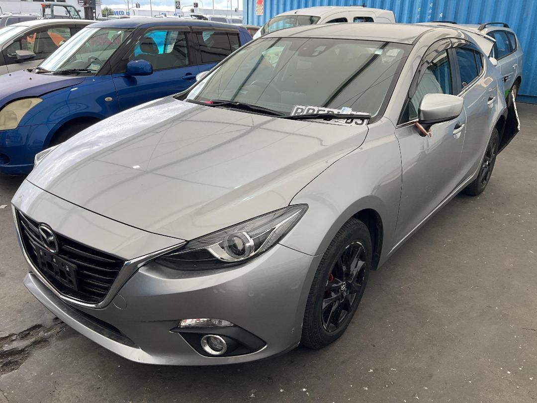 Photo '2' of Mazda Axela