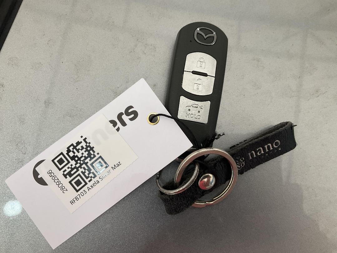 Photo '35' of Mazda Axela