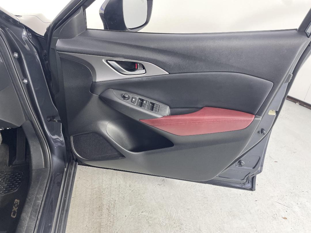 Photo '14' of Mazda CX-3