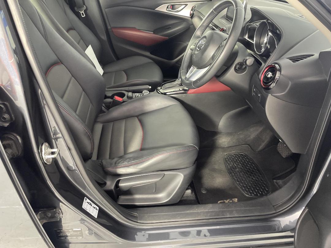 Photo '16' of Mazda CX-3