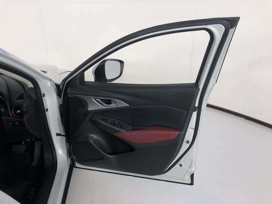 Photo '13' of Mazda CX-3 GSX