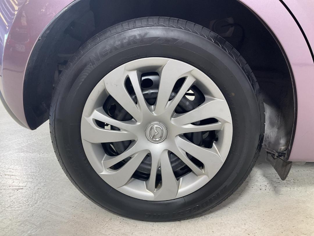 Photo '12' of Mazda Demio