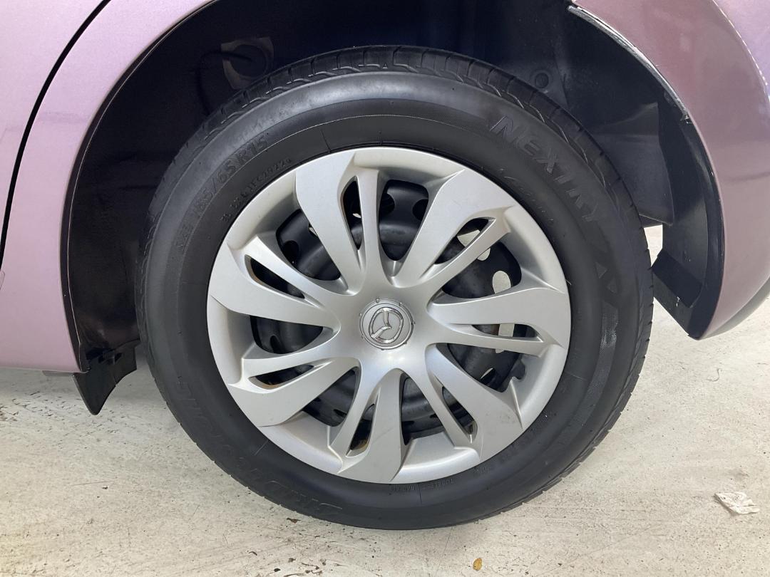 Photo '11' of Mazda Demio