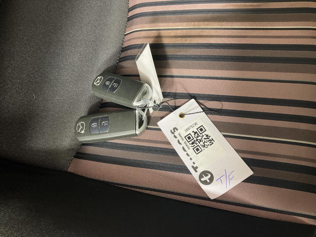 Photo '22' of Mazda Demio