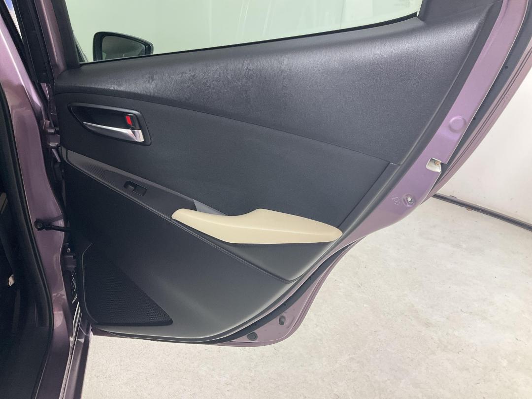 Photo '19' of Mazda Demio