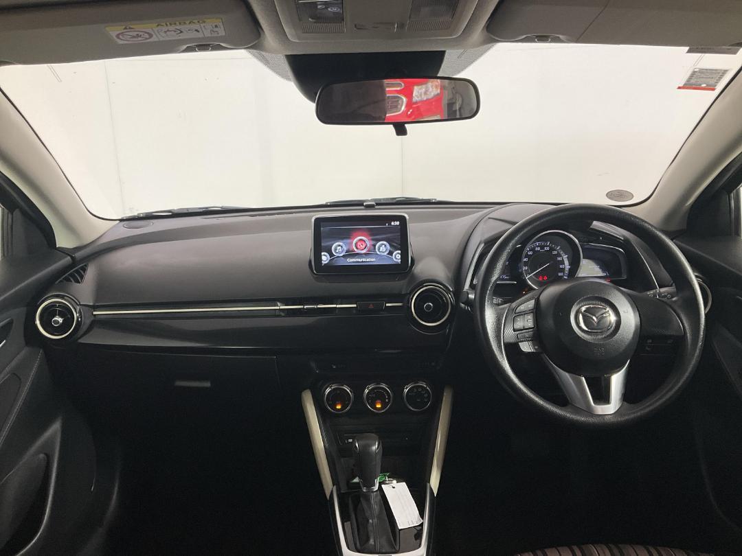 Photo '17' of Mazda Demio