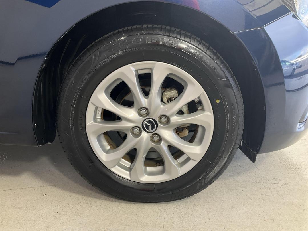 Photo '9' of Mazda Demio