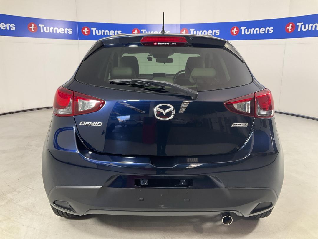 Photo '6' of Mazda Demio