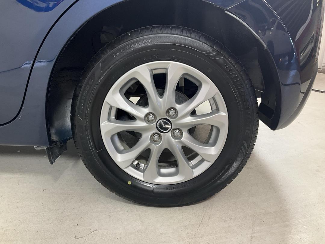 Photo '11' of Mazda Demio