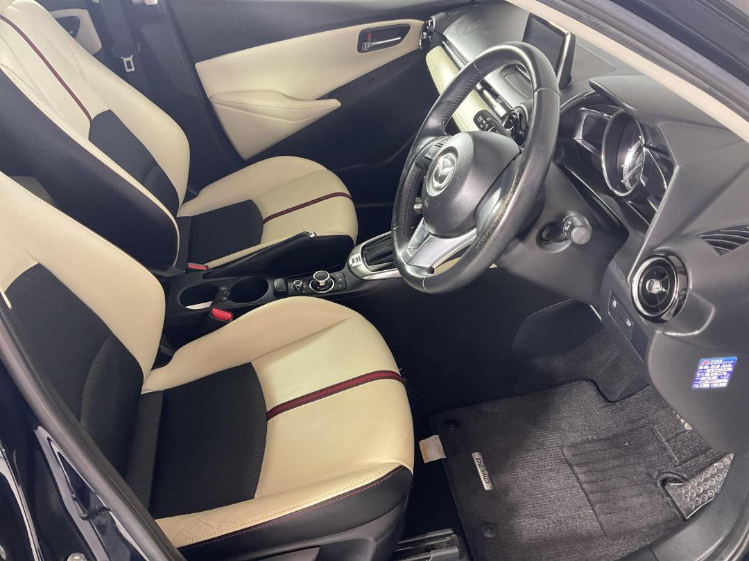 Photo '16' of Mazda Demio