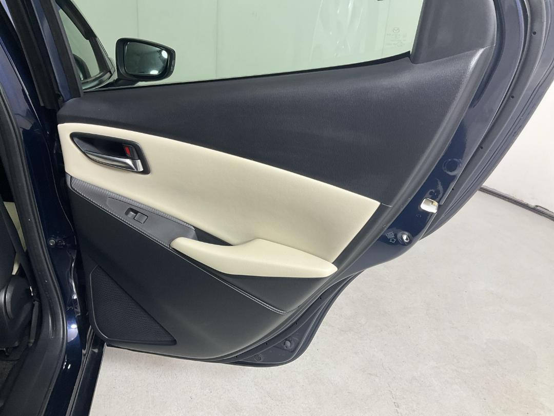 Photo '19' of Mazda Demio