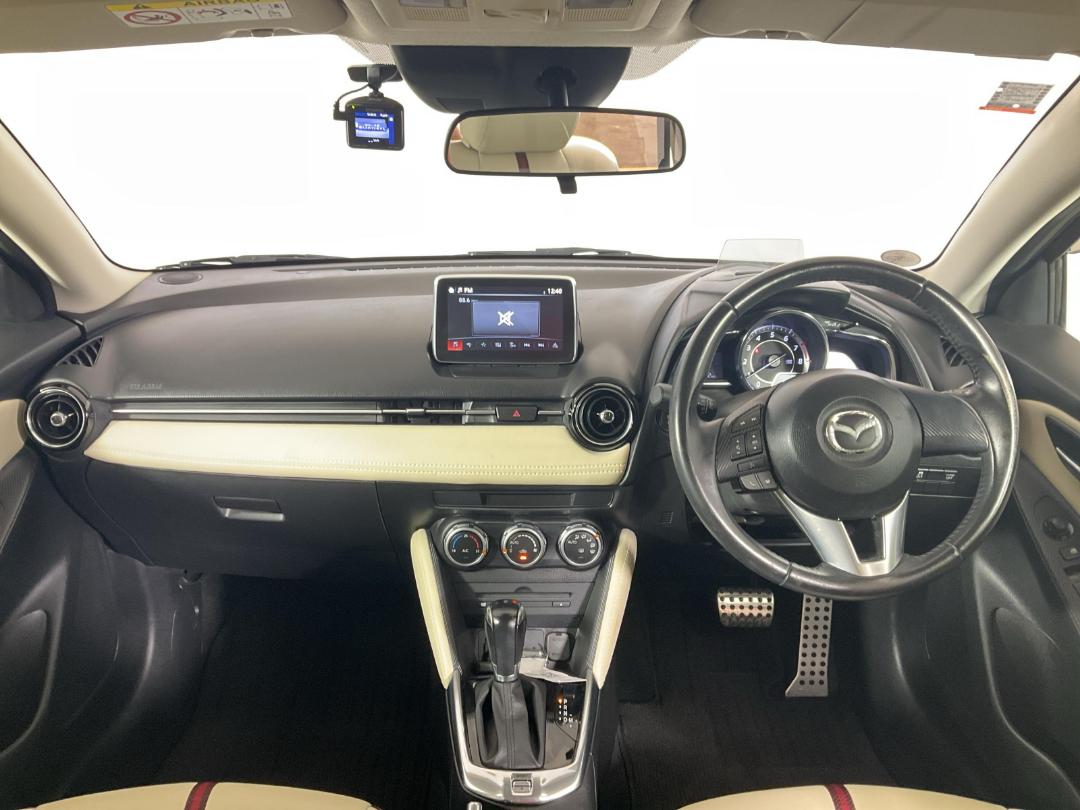 Photo '17' of Mazda Demio