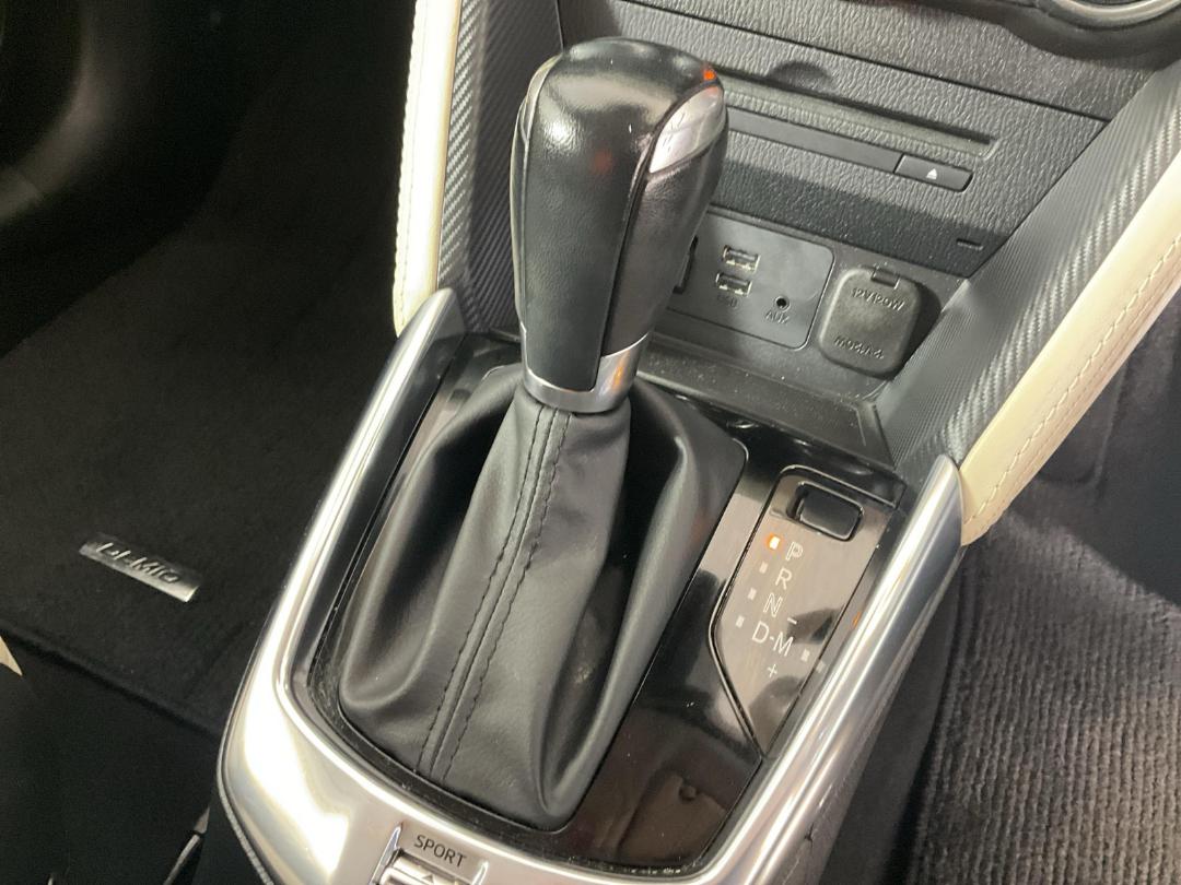 Photo '18' of Mazda Demio