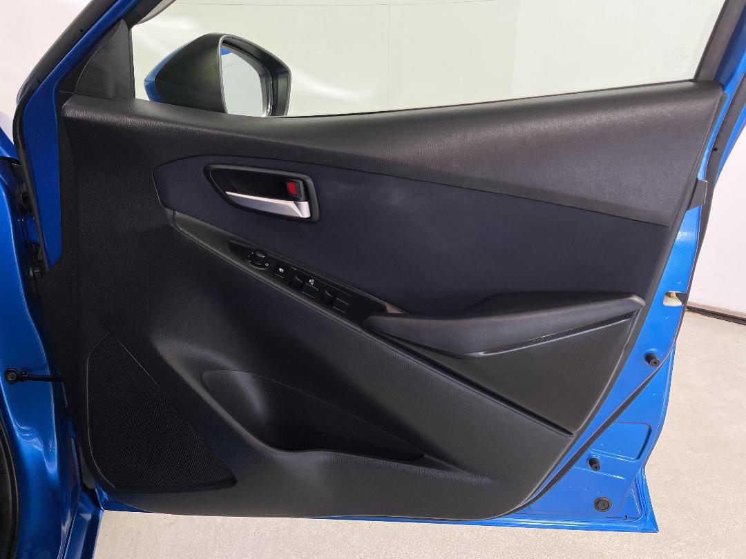 Photo '15' of Mazda Demio