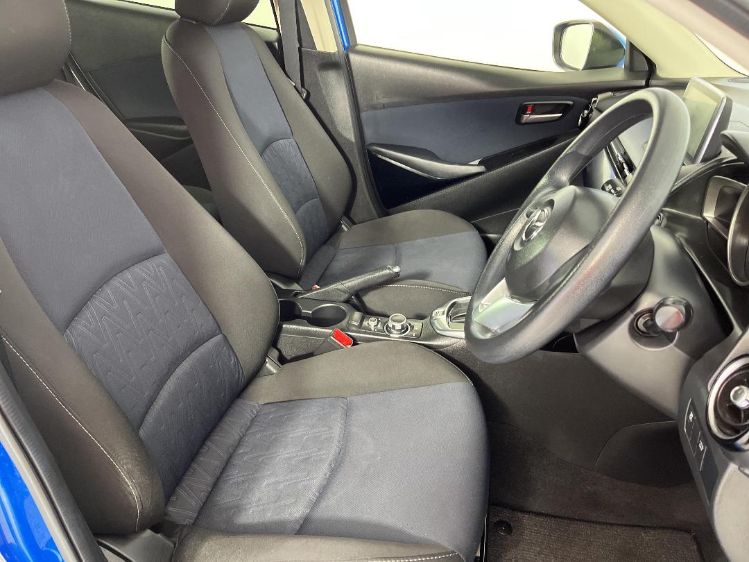 Photo '16' of Mazda Demio