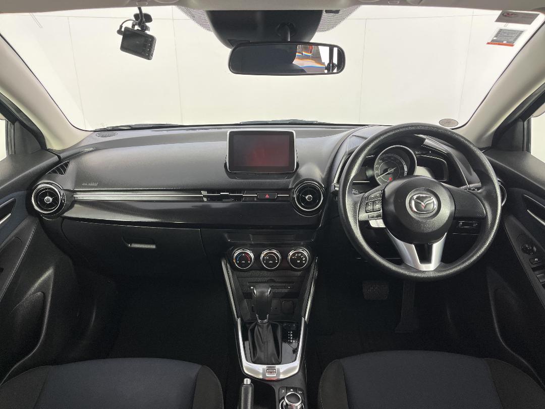 Photo '17' of Mazda Demio