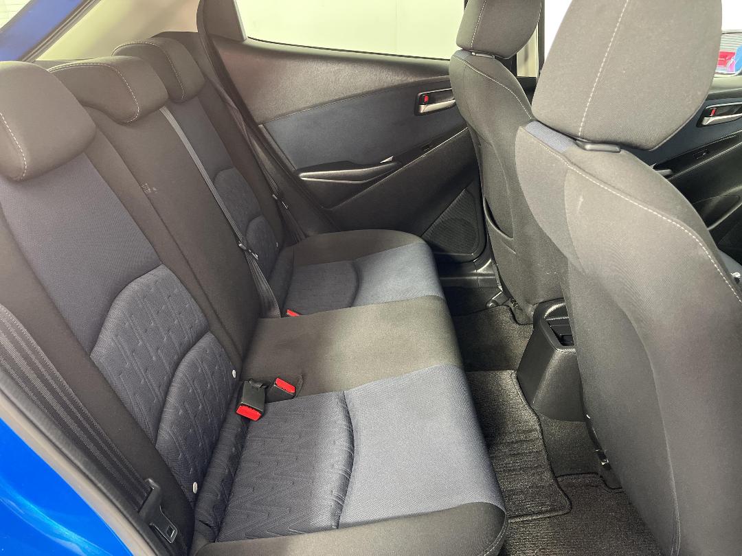 Photo '20' of Mazda Demio