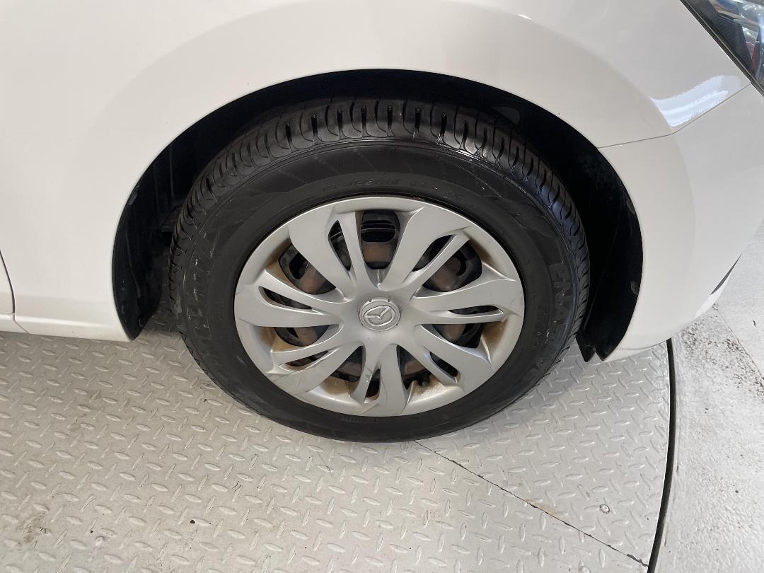 Photo '9' of Mazda Demio