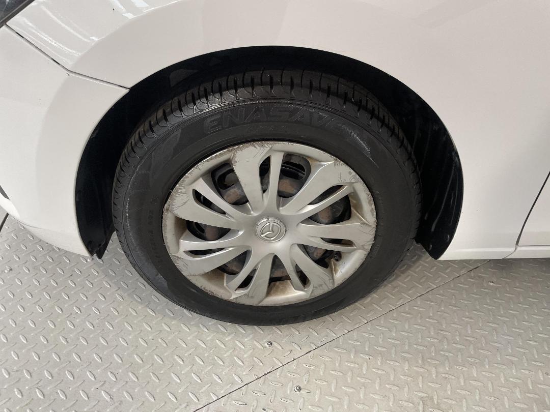 Photo '10' of Mazda Demio