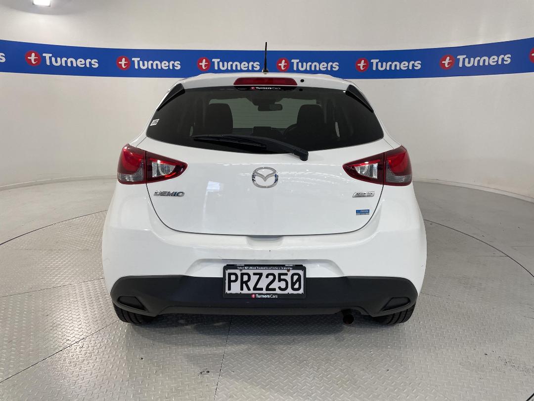 Photo '6' of Mazda Demio