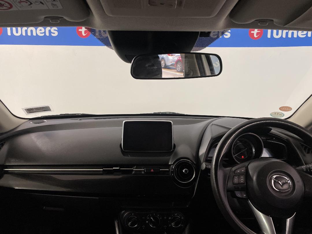 Photo '17' of Mazda Demio