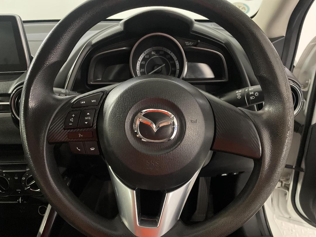 Photo '26' of Mazda Demio