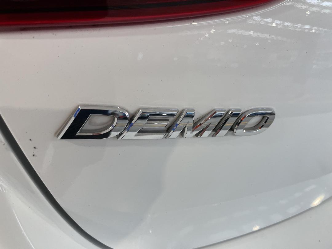 Photo '33' of Mazda Demio
