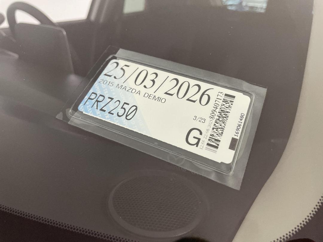 Photo '32' of Mazda Demio