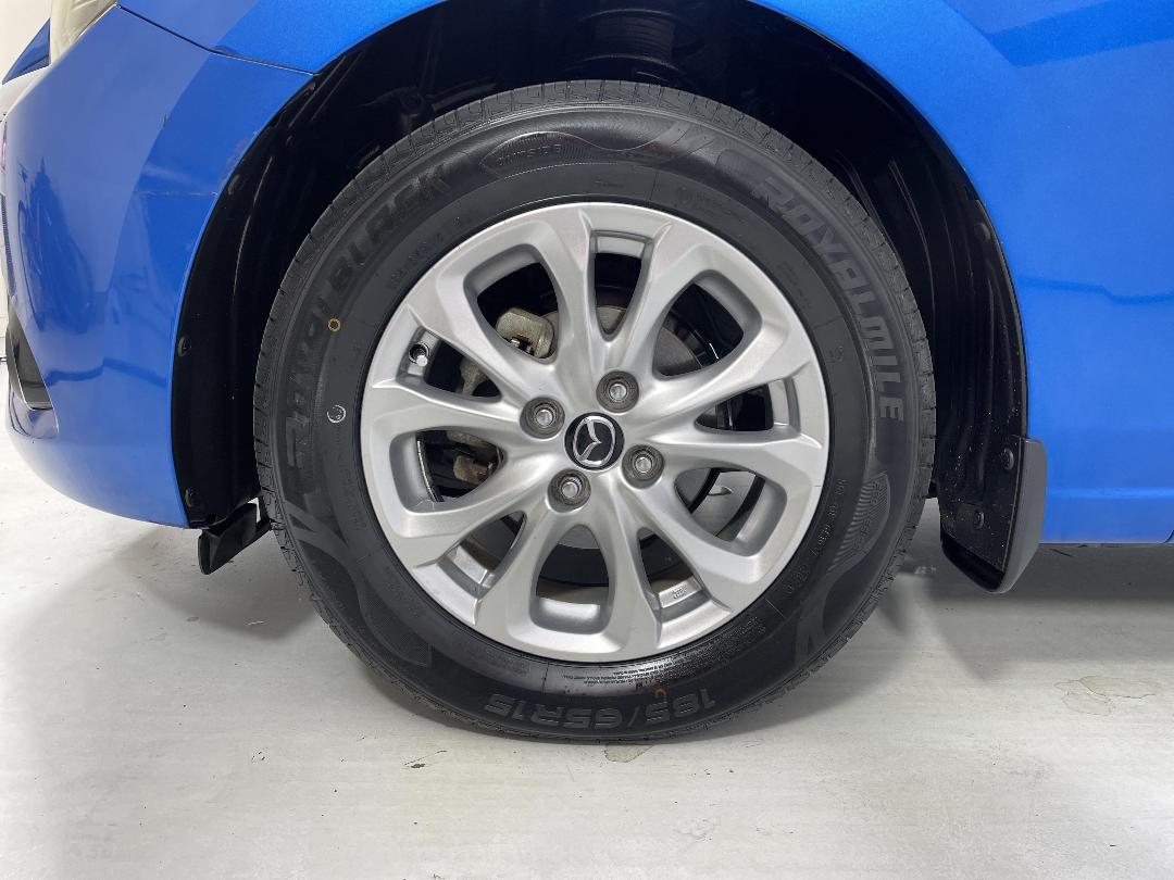 Photo '10' of Mazda Demio