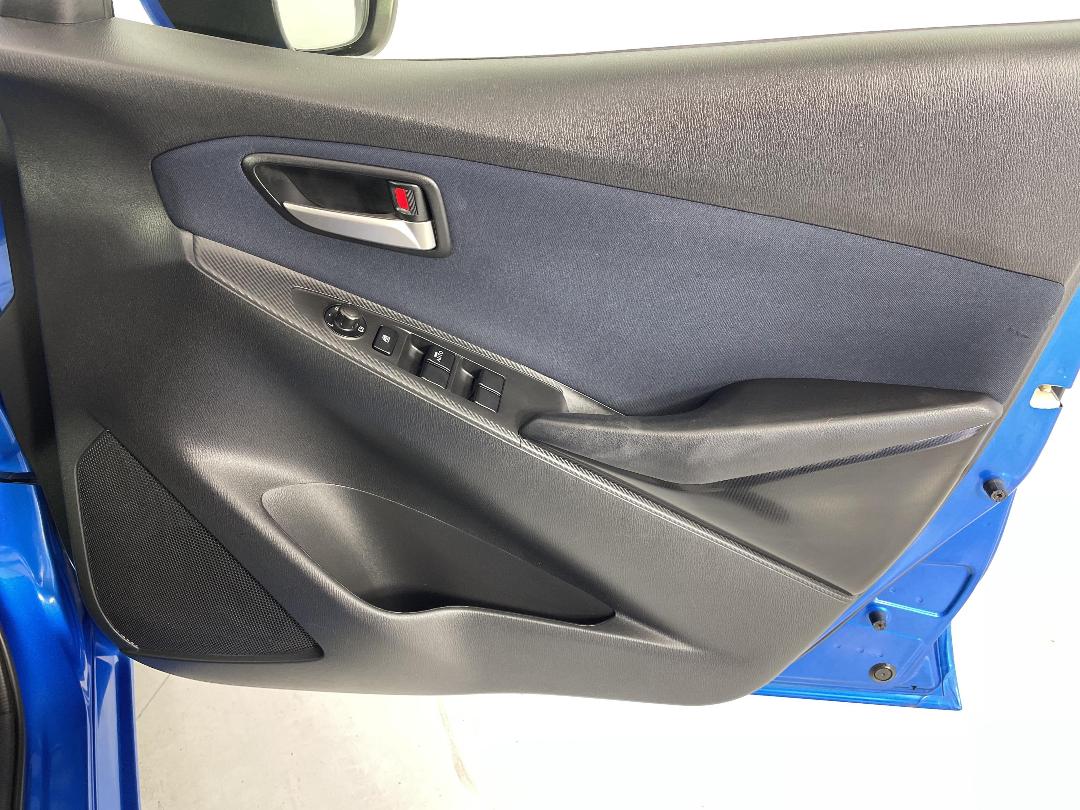 Photo '15' of Mazda Demio