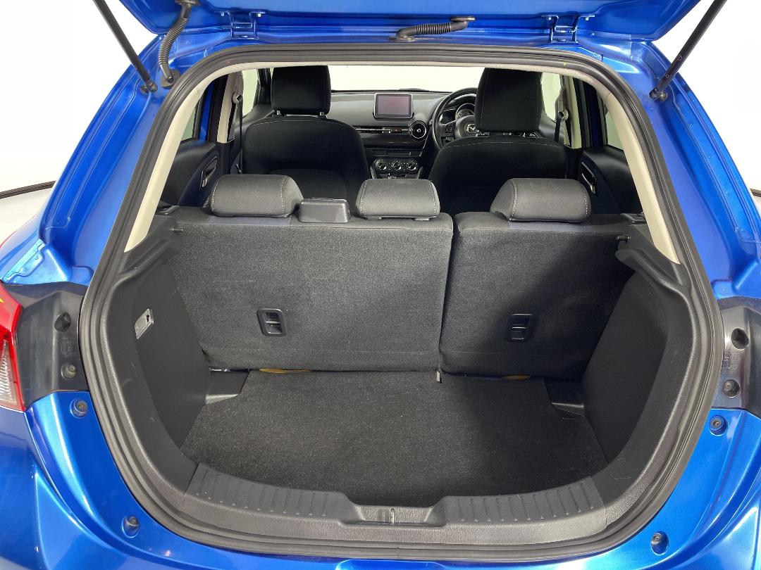 Photo '14' of Mazda Demio