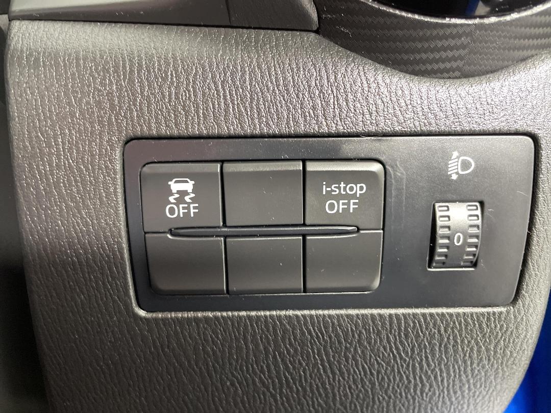 Photo '23' of Mazda Demio