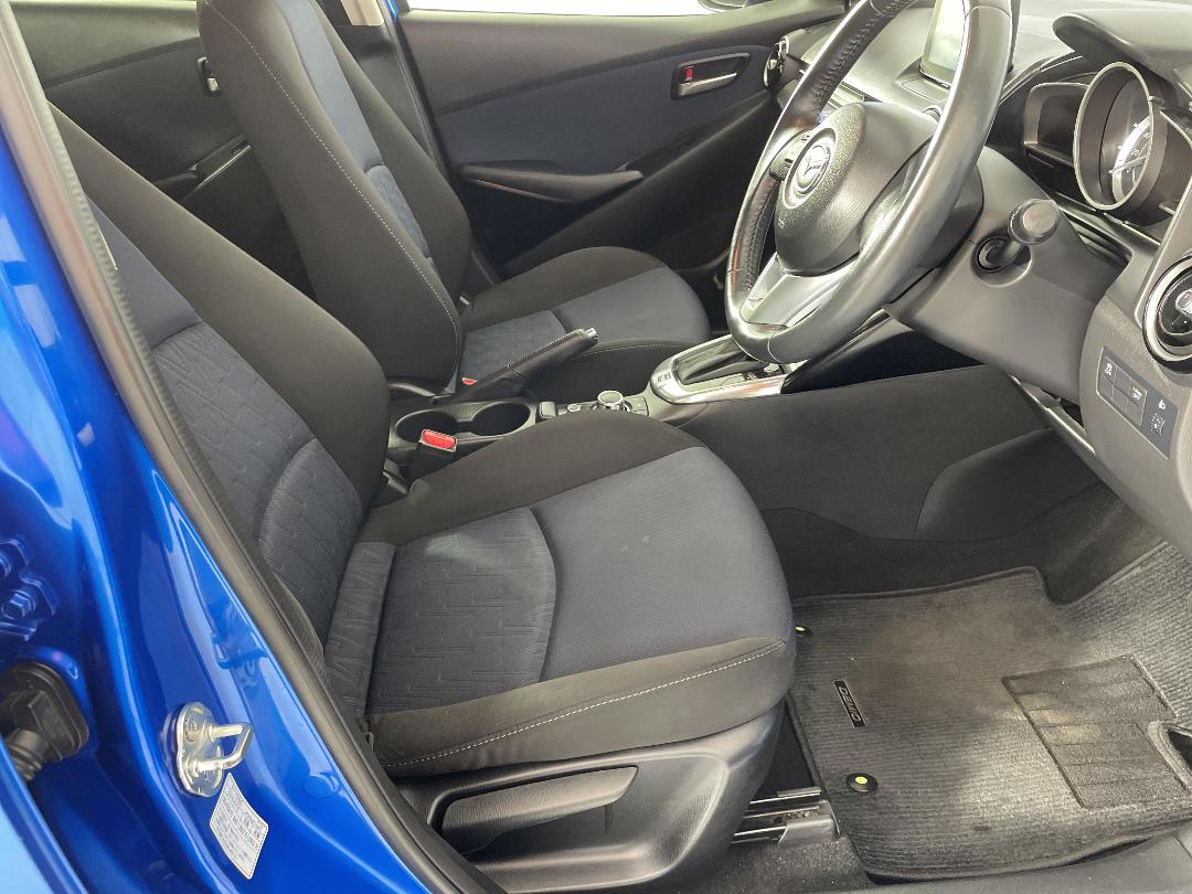 Photo '16' of Mazda Demio