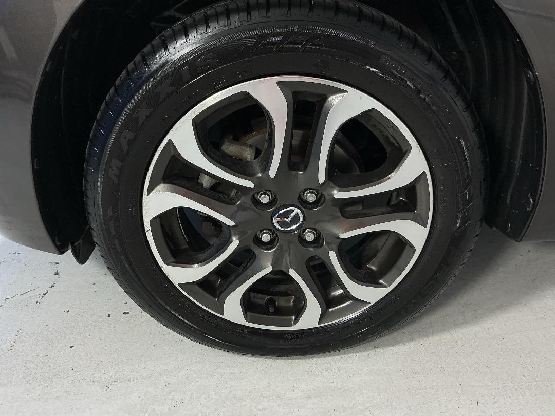 Photo '10' of Mazda Demio Photo '10' of Mazda Demio