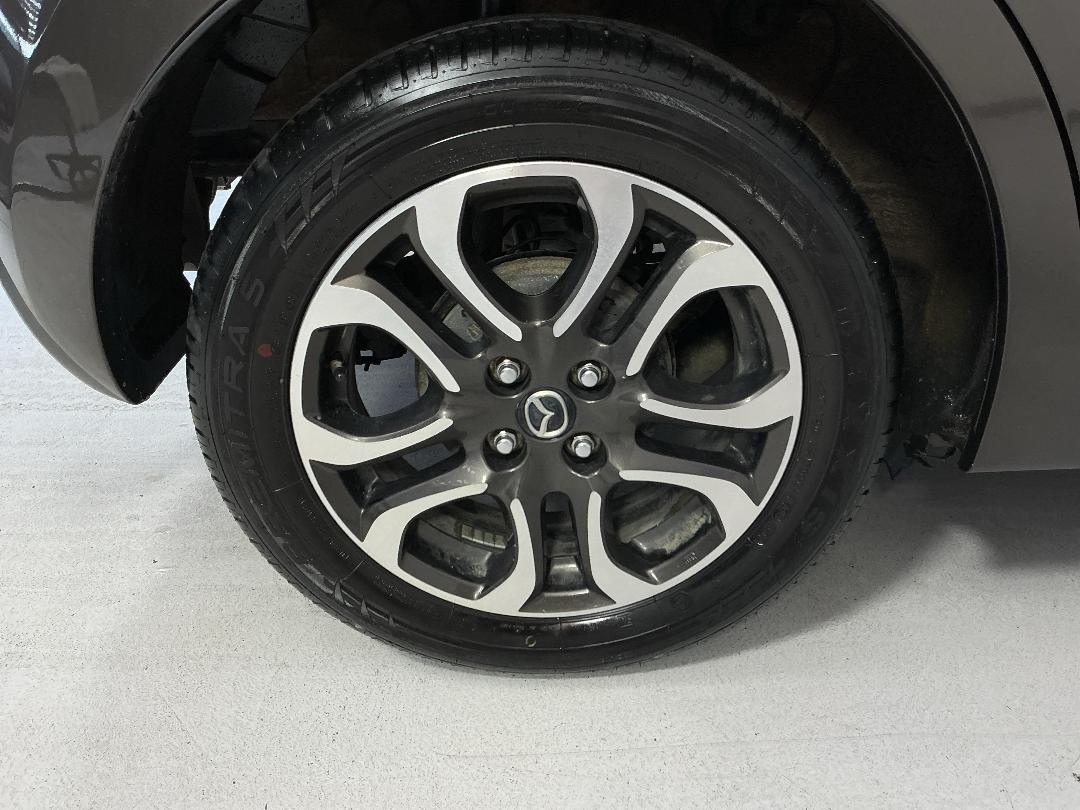 Photo '12' of Mazda Demio Photo '12' of Mazda Demio