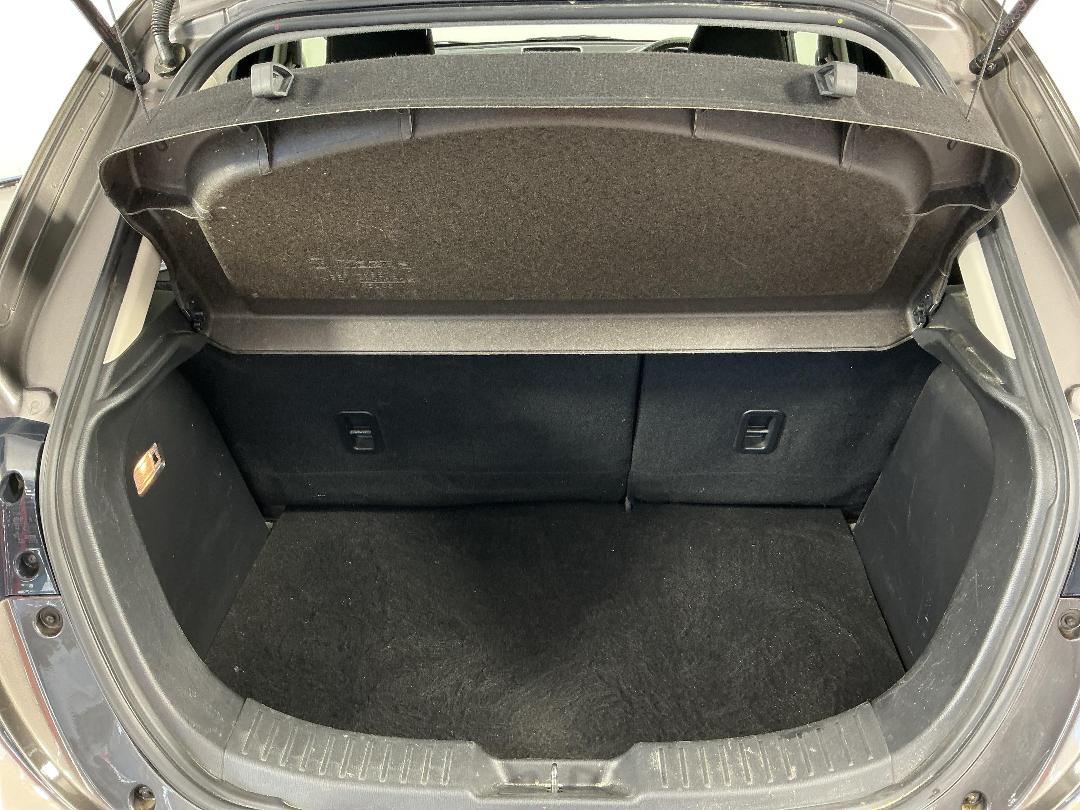 Photo '14' of Mazda Demio Photo '14' of Mazda Demio