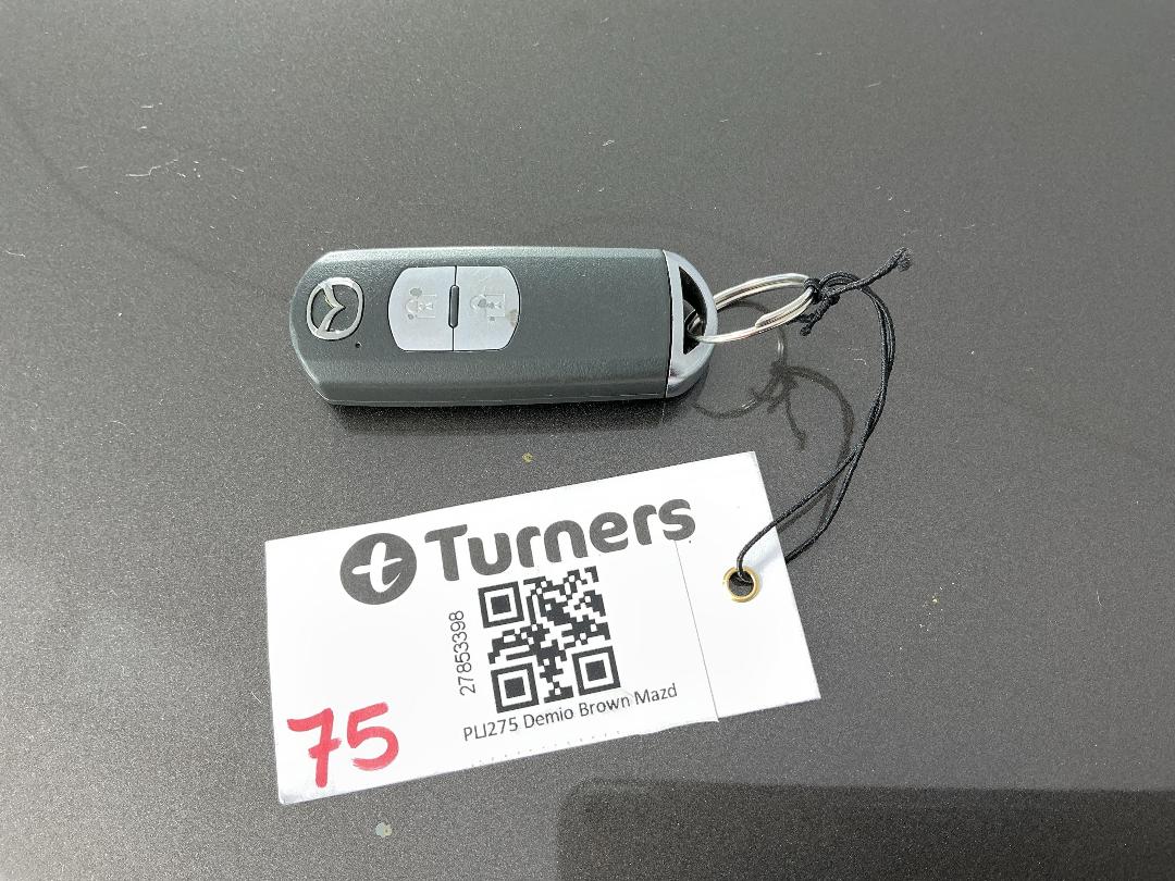 Photo '22' of Mazda Demio Photo '22' of Mazda Demio