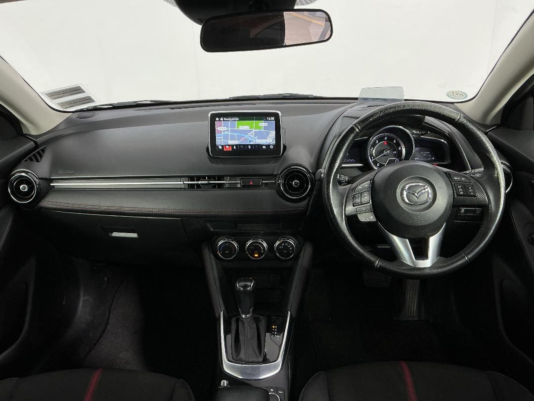 Photo '17' of Mazda Demio Photo '17' of Mazda Demio