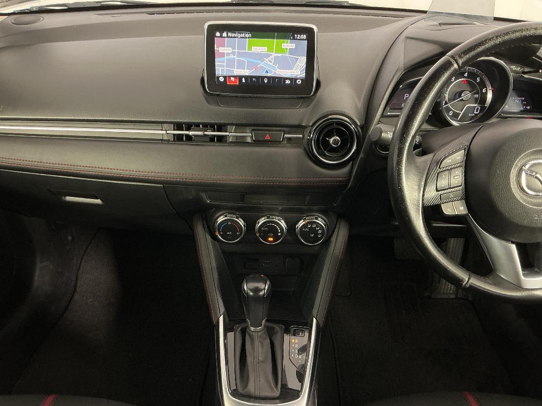 Photo '18' of Mazda Demio Photo '18' of Mazda Demio