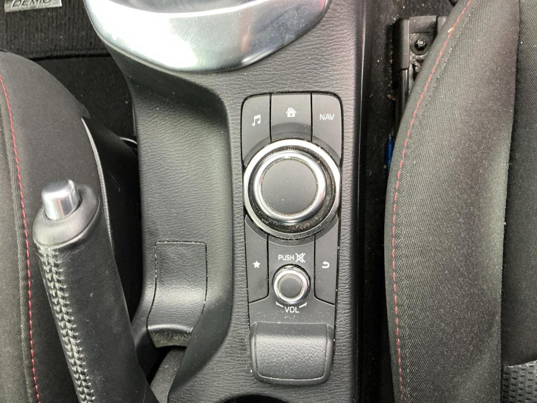 Photo '26' of Mazda Demio Photo '26' of Mazda Demio