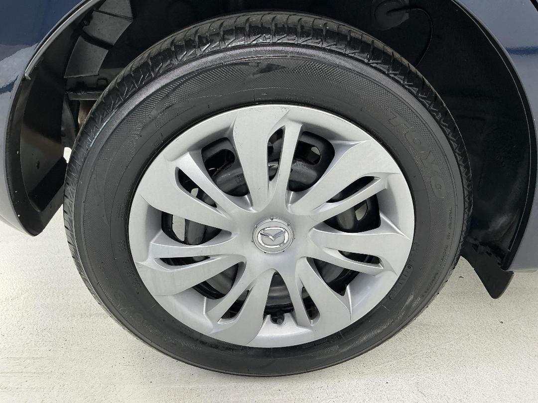 Photo '12' of Mazda Demio