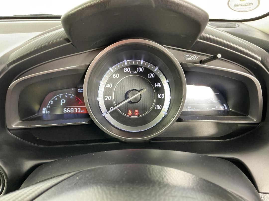 Photo '21' of Mazda Demio