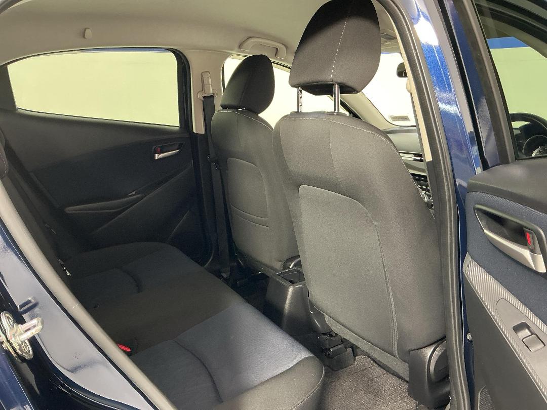 Photo '20' of Mazda Demio