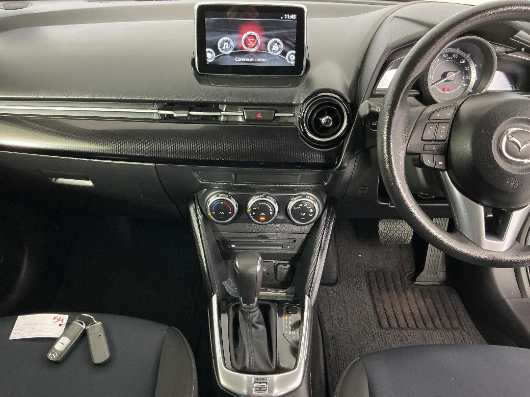 Photo '18' of Mazda Demio