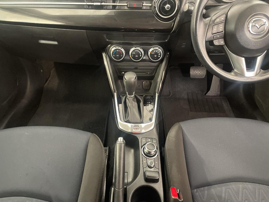 Photo '18' of Mazda Demio Photo '18' of Mazda Demio