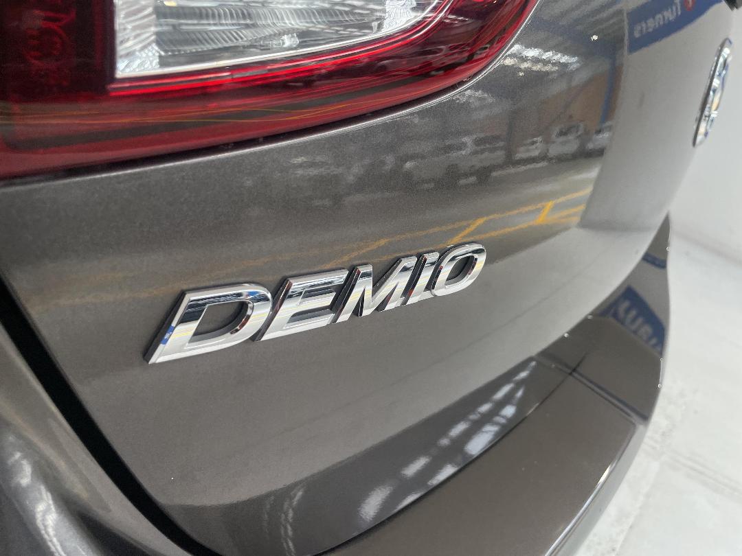 Photo '33' of Mazda Demio Photo '33' of Mazda Demio